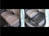 プライバシーも守れるシート下収納です。