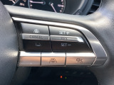 MRCC(マツダレーダークルーズコントロール)は先行車との車間を維持しながら追従走行を行い、長距離でのドライバー負担を軽減させてくれます。
