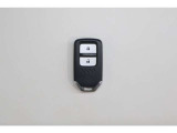 スマートキーはカバンの中やポケットに携帯するだけでドアロックの開閉・エンジンスタートが可能です!