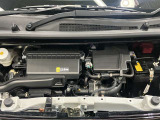 エンジンルームもクリーニング済みできれいですよ。日産の整備士がしっかりと丁寧に点検していますので安心してお乗りいただけます