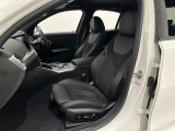 スポーツシートはサポートも良く長時間運転しても疲れません。