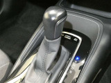 ミッションはCVTです 操作自体は通常のオートマチックと同様です 無段変速機といわれるCVTは変速のショックがなく、よりスムーズな運転が可能です