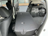リヤシートを全て倒せばさらに荷物が積めますよ。