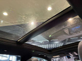 車両は屋内展示しておりますので天候に関係なくごゆっくりコンディションご確認頂けます。車両を倉庫へ保管している場合が御座いますのでご来店前に在庫確認頂けると幸いです。TEL072-784-8800