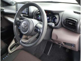 高いホールド性で運転姿勢が安定します。長距離ドライブでも疲れにくいのが魅力です。快適なドライビングライフをお送りください♪