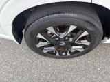 車体にぴったりの純正ホイールです。