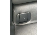 車両の詳細、ご質問につきましては、営業スタッフまでお気軽にご連絡下さいませ。遠方のお客様には実車の詳細動画送信も承ります。お問合せをお待ち致しております。