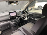 広々とした視界を体感できます。運転が楽しくなりますね。