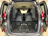後席をはね上げれば、「もうひとつの荷室」が生まれます。
