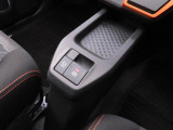 電動パーキングブレーキ搭載!指先だけで簡単に操作可能♪オートブレーキホールド搭載!信号待ちなどでブレーキを踏んで停車した時にブレーキペダルから足を離してもブレーキを保持するので安心です♪