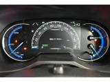センターにマルチインフォメーションディスプレイ搭載により、車の走行状態が、一目で確認できます。