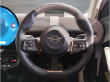 ミニ独特のゴーカートフィーリングと呼ばれる軽快なハンドリングはAT車、MT車のどちらでも楽しめます。