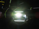 LEDヘッドライト キセノンに比べて明るさと照射範囲が向上し、消費電力も低減のため省燃費に貢献。