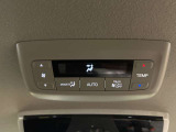 ダブルエアコン装備なので後席からでも温度調節が可能です♪