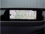 【純正マツダコネクトナビ】美しい地図画面と簡単操作が特徴です。手元のコマンダーで操作が可能なので入力や操作も便利ですね!各種車両設定や車両情報を確認することも可能です。