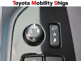 駐車時に便利なスマ-トキ-連動オ-ト格納式ドアミラーを装備しています。施錠すると自動的にドアミラーを格納する便利な機能です!