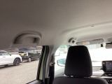 日差しをカットする便利なサンバイザーもついております。