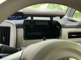 運転操作に集中できる、シンプルで使いやすいステアリングです。長距離ドライブでも疲れにくく、快適なドライビングをサポートしてくれるでしょう。
