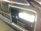 【フォグライト】霧などの悪天候時、自車の位置を示すとともに前方や路肩が見えずらい時、近い位置をワイドに照らしてくれます。