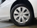 キャップ付きホイールでオシャレですね♪タイヤサイズは195/65R15となっております♪