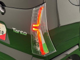 精悍なカスタム専用デザインのLEDリヤコンビネーションランプ(LEDストップランプ)で省電力・長寿命化を実現。