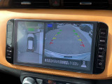 空から車を見たような「アラウンドビューモニター」!車の周りが一目で確認できるので、小さなお子様や障害物があっても安心して乗ることができます。