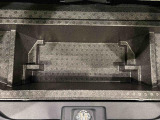 ラゲージデッキボードの下には大容量の収納ができる深底ラゲージアンダーボックス