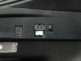 アウトドアや停電時に便利なラゲッジルーム内100V/1500Wアクセサリーコンセント♪