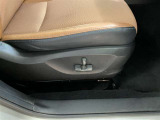 パワーシート搭載。微妙な調整が手軽にでき、ピッタリなポジションで運転することが可能です。