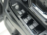 ◆パワーウィンドウスイッチ◆運転席から全席の窓の開閉操作を行うことが出来いつでも換気ができます!