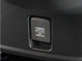 ◆アクセサリーソケット◆ドラレコの電源やスマートフォンの充電等に使用できる便利な電源ソケット!使いやすい場所に装備されています。
