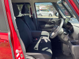 適度なホールド感と快適な座り心地の運転席シートまわり!