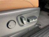 パワーシート搭載。微妙な調整が手軽にでき、ピッタリのポジションで運転することが可能です。
