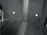 ◆ISOFIX◆シートベルトいらずでチャイルドシートと固定金具を連結するだけでガッチリ固定できます。