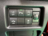 運転席回りの各種操作部となります。ご不明な装置などございましたらお気軽にお尋ねください。