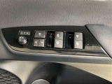 パワーウインドウスイッチ、いたずら防止・挟みこみ防止に、ウインドウロックスイッチを使用ください。便利な電動可倒式ミラースイッチ、集中ドアロックスイッチ