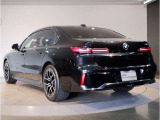 BMWはダウンフォースにより、車両を安定させるため、車の底は平らな造りとなっております。BMWの走行性能に対するこだわりはこういったところにも御座います。