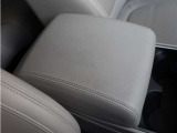 (アームレスト)長距離運転の疲労軽減にご利用ください。