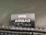 車両側方からの衝撃を緩和するSRSサイドエアバッグ(運転席/助手席)に加えて,SRSカーテンシールドエアバックも標準装備
