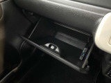 ちょっとした小物を入れられる収納スペース!車内をスッキリまとめることができます♪