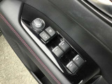 パワーウインド・電動格納付きドアミラースイッチは、ドアに集中☆
