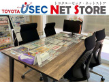 埼玉幸手店商談スペースです。モニターをご用意しておりますので中古車の画像等を見ながらの商談が可能です。