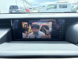 停車時にテレビを視聴できる機能搭載。お子様連れのご家族に喜ばれる、快適な空間を提供します。