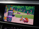 フルセグのTVチューナーが装備されておりますので、渋滞の中やご家族の送迎の待ち時間などでも退屈することなくお過ごし頂けます。