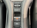 電子パーキングに加えてブレーキホールドシステムを装備しておりますので、信号待ちや踏み切り待ちでもブレーキを踏まずに停止できます!発進する際はアクセルを踏むだけですので渋滞時などはかなり楽ですね!