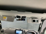 運転席のサンバイザーにはバニティーミラーも付いてます☆お出かけの際にエチケットチェックに嬉しい装備です☆