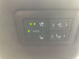 2列目は電動機構に加えエアシート&ヒーターも装備です。