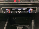 デジタル時代にふさわしいユーザーインターフェースであるMMIタッチレスポンスは、フラットな高解像度モニターで車両のセッティングやインフォテインメントを直感的に操作することが可能。