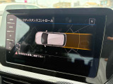 障害物との距離をセンサーで検知するパークディスタンスコントロール。音とディスプレイ表示で駐車時の安心感を高めます。