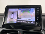 アラウンドビューモニターで車を上空から見下ろしているような映像を映し出します。周囲の状況がひと目でわかります!